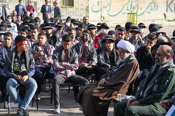 نواخت زنگ استکبارستیزی در محل درس شهید حادثه تروریستی حرم مطهر شاهچراغ(ع)