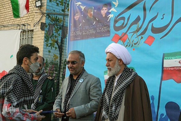 نواخت زنگ استکبارستیزی در محل درس شهید حادثه تروریستی حرم مطهر شاهچراغ(ع)