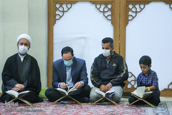 پنجاه و هفتمین محفل قرآنی رضوی به یاد شهدای حرم شاهچراغ(ع)‎‎