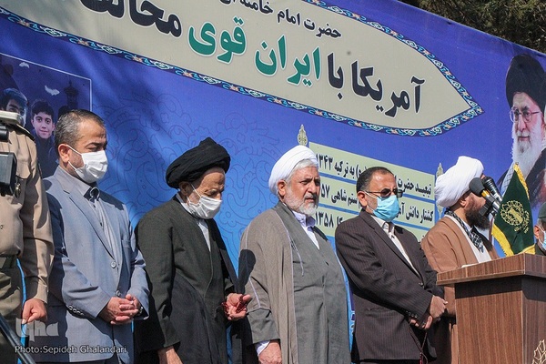 روز مبارزه با استکبار جهانی در بیرجند