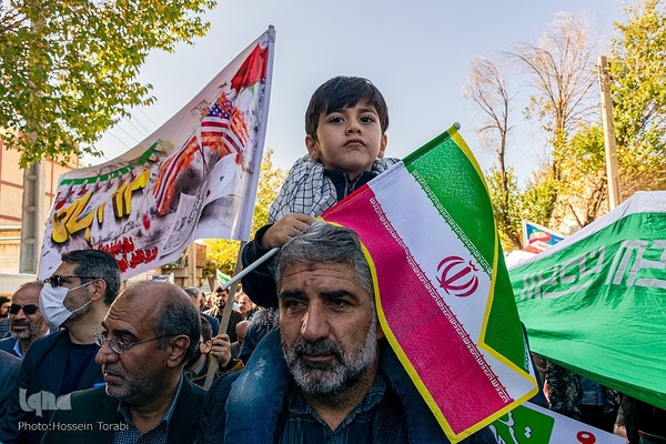 روز مبارزه با استکبار جهانی در شهرکرد