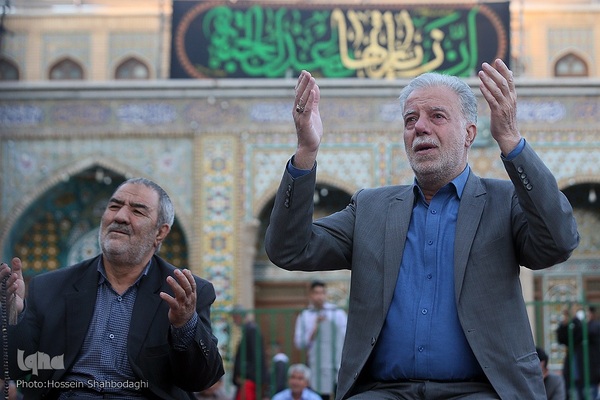 آیین تعویض پرچم حرم در شب وفات حضرت معصومه (سلام الله علیها)