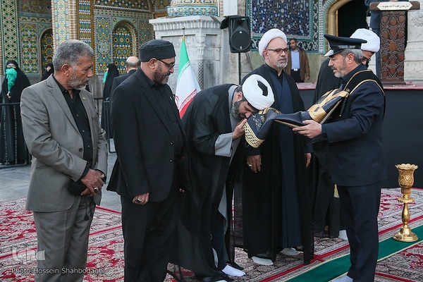 آیین تعویض پرچم حرم در شب وفات حضرت معصومه (سلام الله علیها)