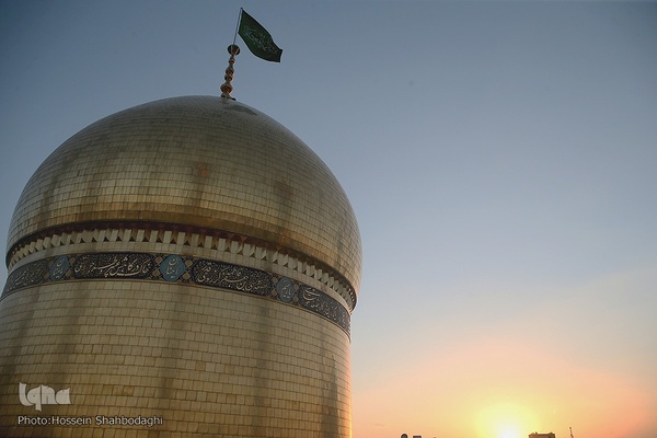 آیین تعویض پرچم حرم در شب وفات حضرت معصومه (سلام الله علیها)