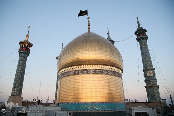 آیین تعویض پرچم حرم در شب وفات حضرت معصومه (سلام الله علیها)