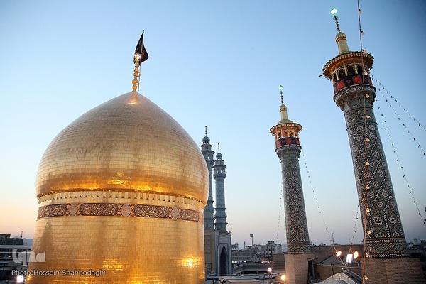 آیین تعویض پرچم حرم در شب وفات حضرت معصومه (سلام الله علیها)