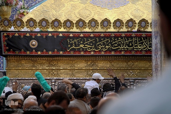 آیین تعویض پرچم حرم در شب وفات حضرت معصومه (سلام الله علیها)