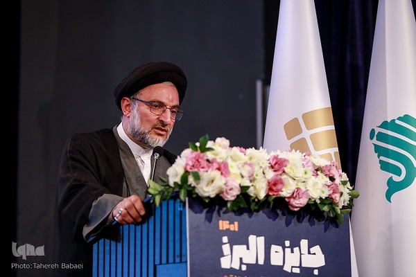 ر حجت‌الاسلام سیدمهدی خاموشی، رئیس سازمان اوقاف و امور خیریه