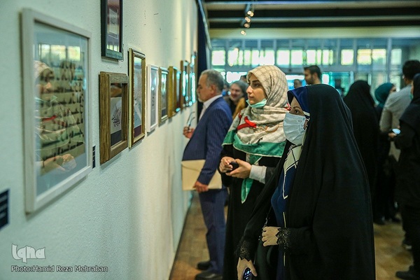 افتتاح نمایشگاه ماه تمام