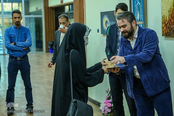 افتتاح نمایشگاه ماه تمام