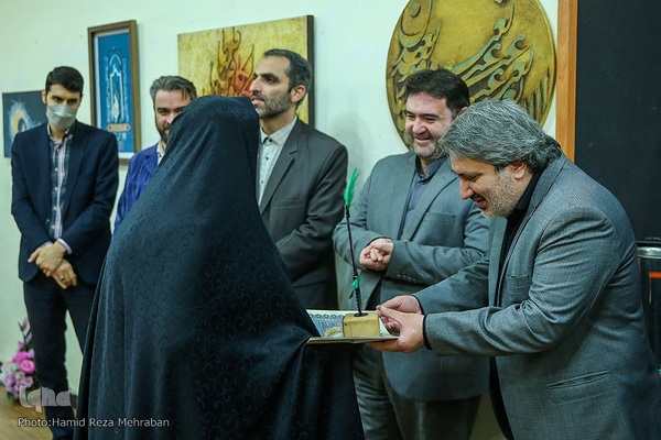 افتتاح نمایشگاه ماه تمام