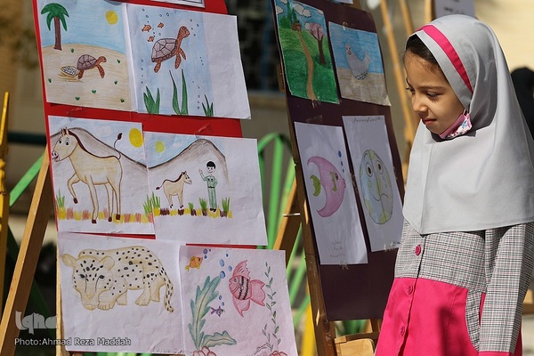 آیین تجلیل از دانش آموزان شاعر، نویسنده و تصویرگر کتاب استان فارس