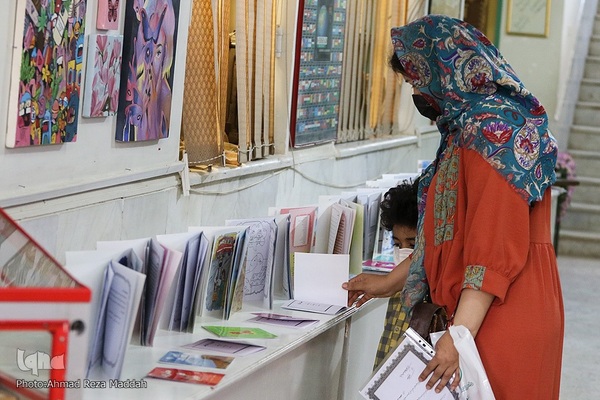 آیین تجلیل از دانش آموزان شاعر، نویسنده و تصویرگر کتاب استان فارس