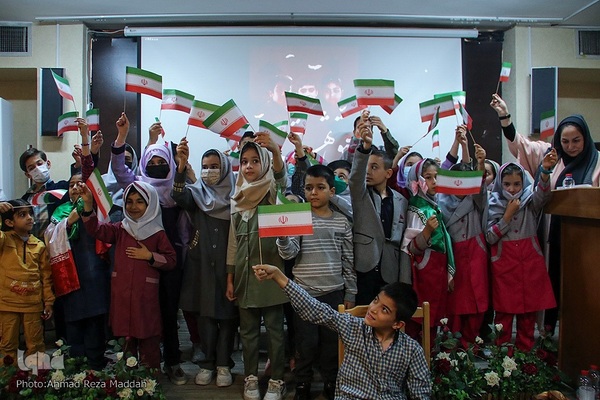 آیین تجلیل از دانش آموزان شاعر، نویسنده و تصویرگر کتاب استان فارس