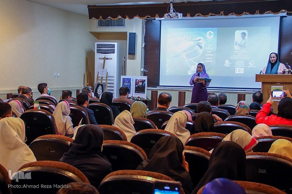 آیین تجلیل از دانش آموزان شاعر، نویسنده و تصویرگر کتاب استان فارس