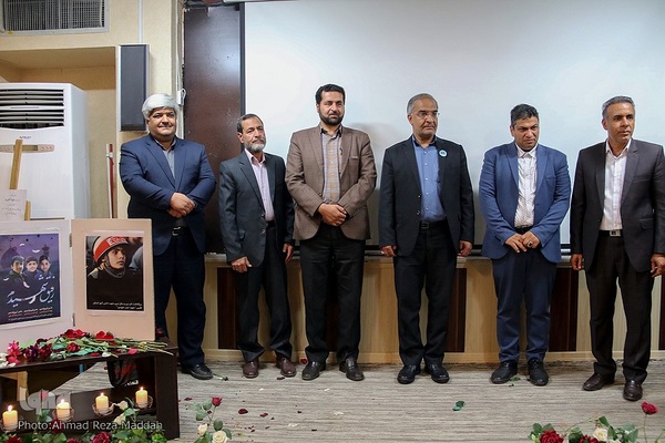 آیین تجلیل از دانش آموزان شاعر، نویسنده و تصویرگر کتاب استان فارس