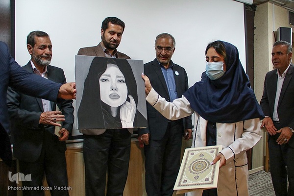 آیین تجلیل از دانش آموزان شاعر، نویسنده و تصویرگر کتاب استان فارس