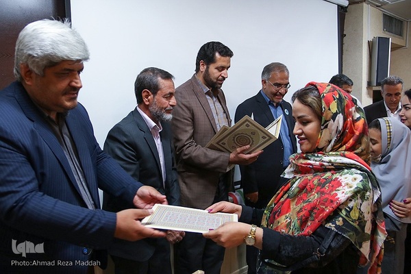 آیین تجلیل از دانش آموزان شاعر، نویسنده و تصویرگر کتاب استان فارس