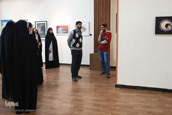 نمایشگاه ماه تمام