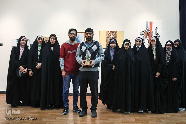 نمایشگاه ماه تمام