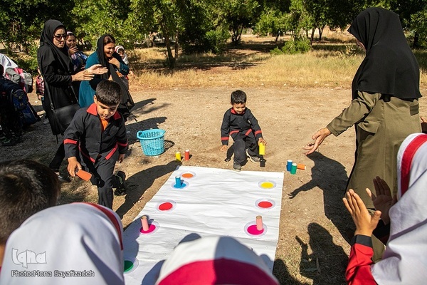 کتابخانه سیار در روستای «ایستادگی» گتوند