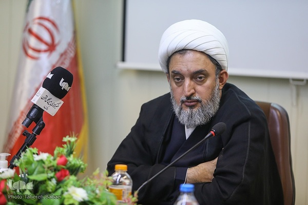 حجت‌الاسلام والمسلمین محمد حاج‌ابوالقاسم دولابی؛ عضو مجلس خبرگان رهبری و مشاور رئيس‌جمهور در امور روحانیت