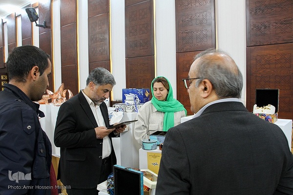 اولین نمایشگاه آثار صنایع دستی با بسته بندی استان یزد‎‎