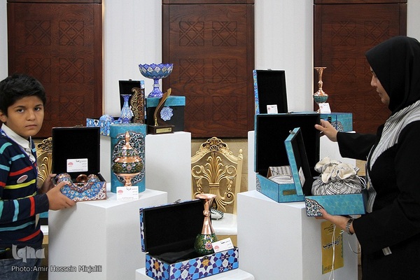 اولین نمایشگاه آثار صنایع دستی با بسته بندی استان یزد‎‎