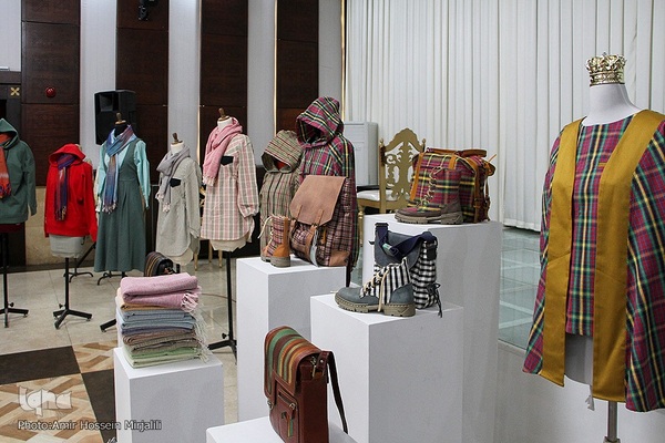 اولین نمایشگاه آثار صنایع دستی با بسته بندی استان یزد‎‎