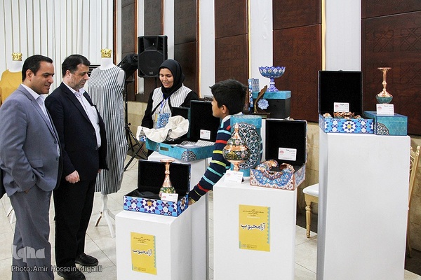 اولین نمایشگاه آثار صنایع دستی با بسته بندی استان یزد‎‎