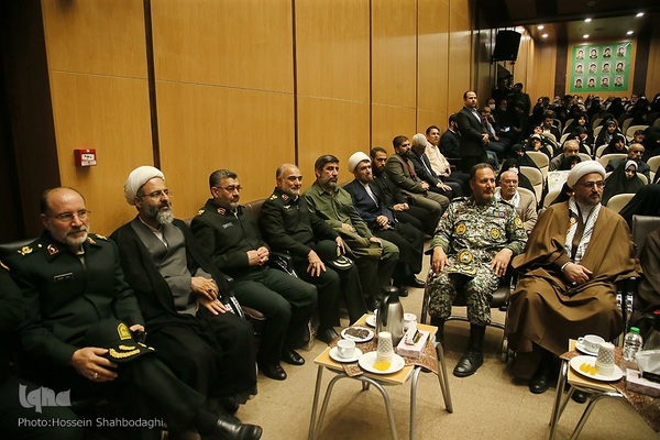 گرامیداشت شهدای امنیت فراجا در قم
