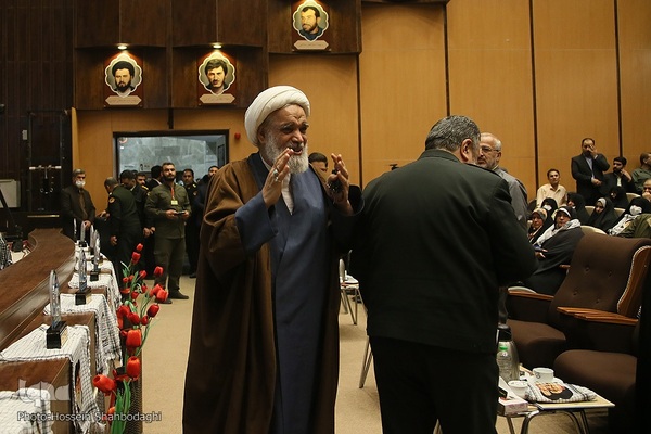 گرامیداشت شهدای امنیت فراجا در قم
