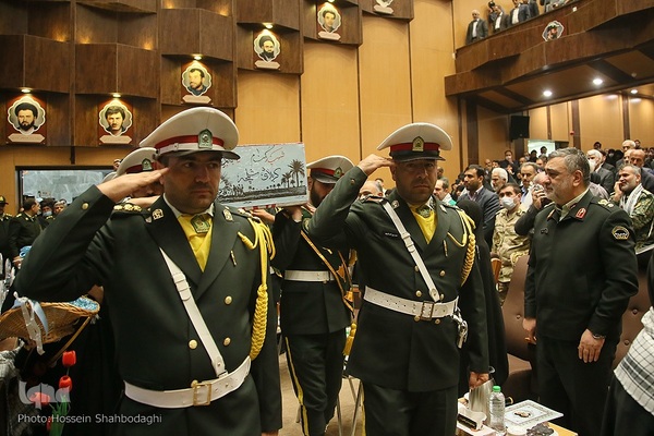 گرامیداشت شهدای امنیت فراجا در قم
