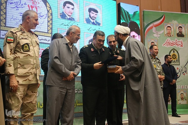 گرامیداشت شهدای امنیت فراجا در قم
