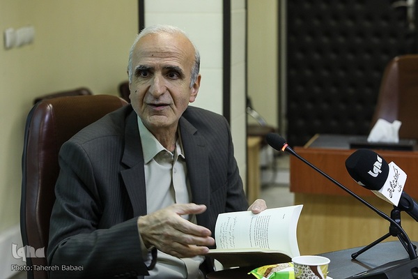 رونمایی از کتاب حلقه حکمت