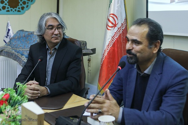 رونمایی از کتاب حلقه حکمت