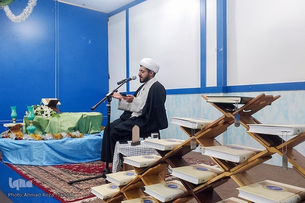 بزرگداشت هفته قرآن و دانشگاه در دانشکده علوم قرآنی شیراز