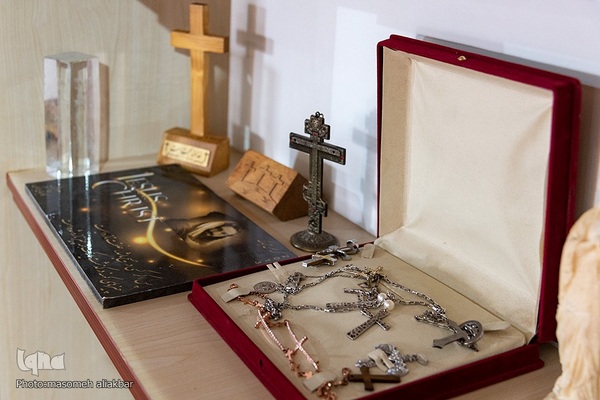 نمایشگاه «فرق و ادیان نوظهور»