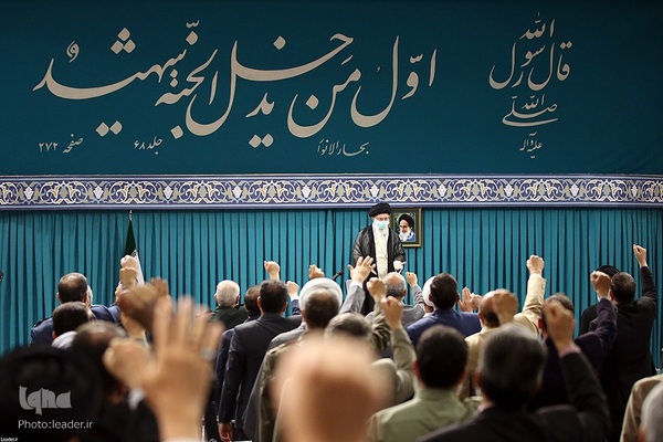 رهبر انقلاب اسلامی در دیدار دست‌اندرکاران برگزاری کنگره شهدای قم