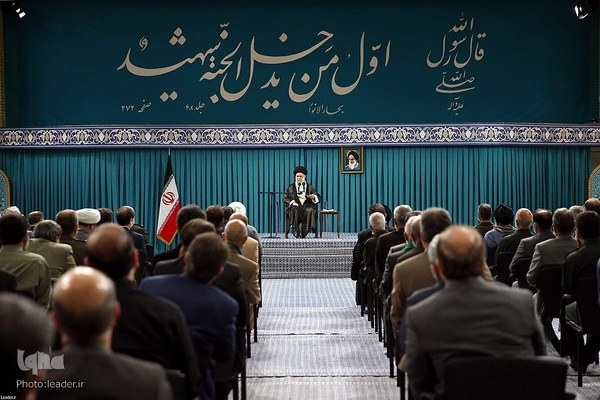 رهبر انقلاب اسلامی در دیدار دست‌اندرکاران برگزاری کنگره شهدای قم