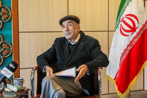 رضا داوری اردکانی فیلسوف و متفکر ایرانی