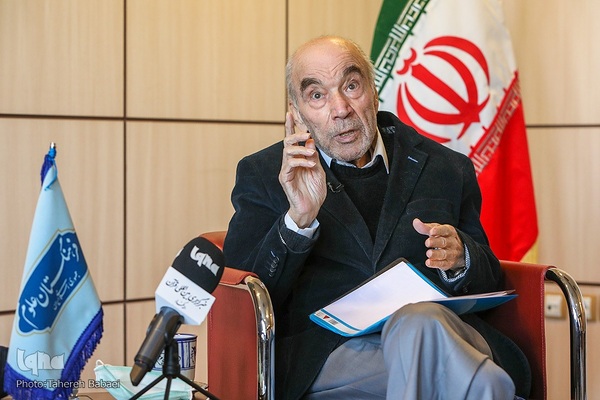 رضا داوری اردکانی فیلسوف و متفکر ایرانی