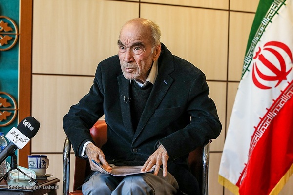 رضا داوری اردکانی فیلسوف و متفکر ایرانی