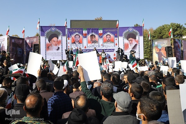 تشییع شهدای حادثه ترویستی اصفهان