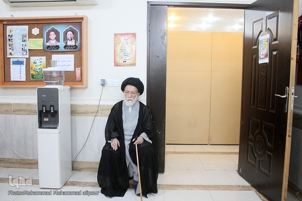 کتاب «شناسنامه چهارده معصوم(ع)» در اهواز رونمایی شد