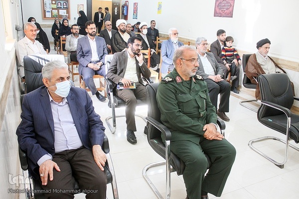 کتاب «شناسنامه چهارده معصوم(ع)» در اهواز رونمایی شد