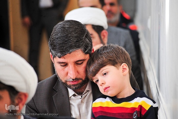 کتاب «شناسنامه چهارده معصوم(ع)» در اهواز رونمایی شد