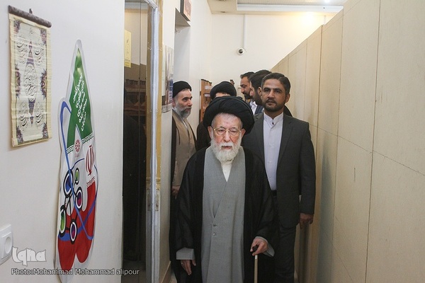 کتاب «شناسنامه چهارده معصوم(ع)» در اهواز رونمایی شد