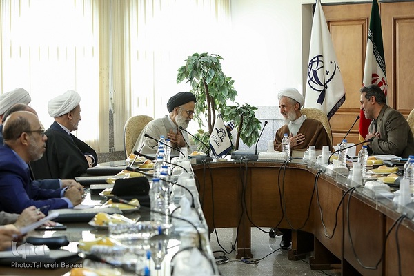 همایش یکصدمین سال تألیف کتاب وزین مفاتیح الجنان