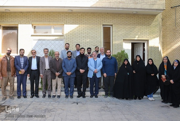 نشست تعامل با فعالان قرآنی استان فارس